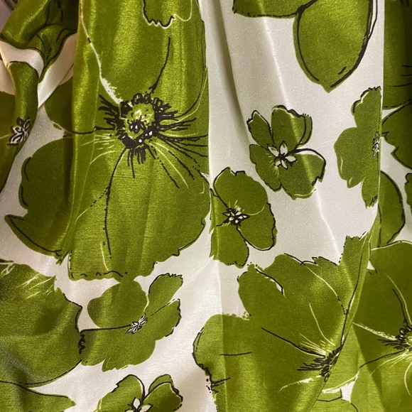 Green and white Floral and flare dress - Picture 4 of 4